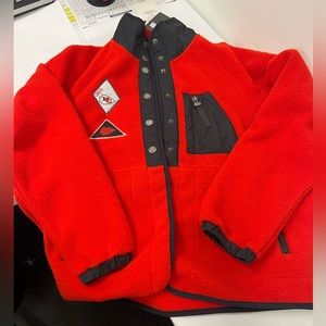 New women’s chiefs fleece sweater size S
